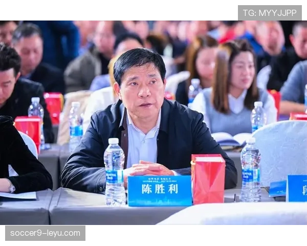 球迷热议新赛季球队前景：期待与隐忧并存