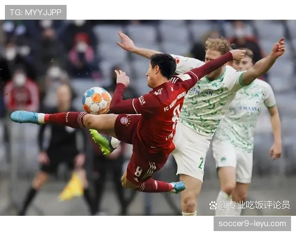 莱万多夫斯基庆祝动作灵感曝光：源于团队信念与团结精神