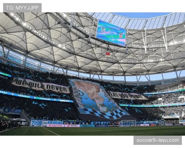 德甲魔鬼主场发威!主队状态稳健,球迷助威点燃胜利激情 德甲魔鬼主场发威!主队状态稳健,球迷助威点燃胜利激情