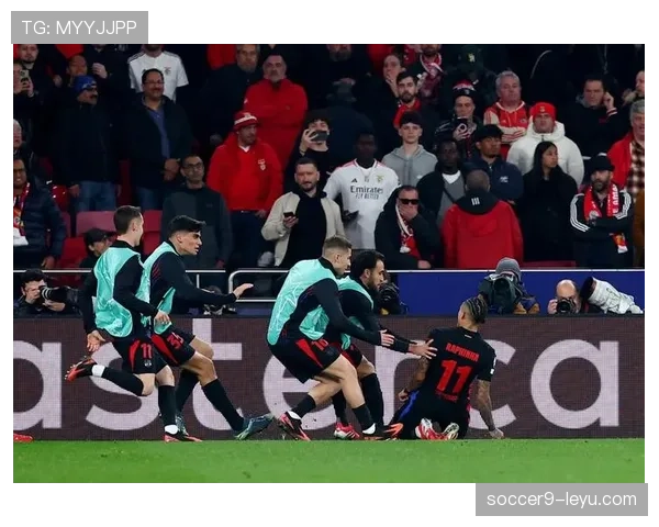 拉菲尼亚：欧冠边路持续制造威胁的输出点解析