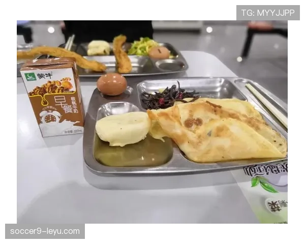 要是高磊随手拍个早饭，评论区八成先问价格不是味道