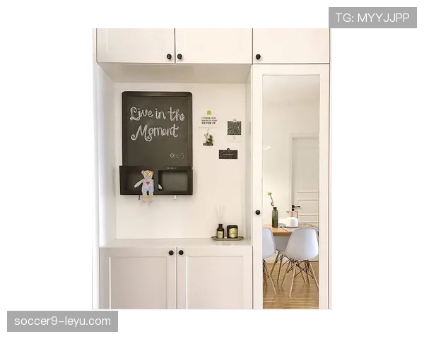 程语轩又发出街照了，我的省钱计划在他的鞋柜面前正式投降